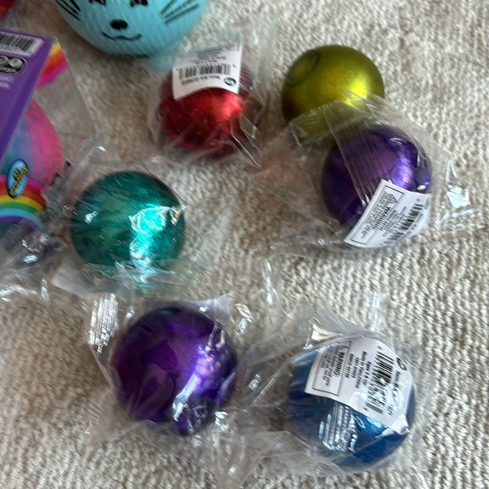 Ball/hearts/pouch bundle - Picture 4 of 6